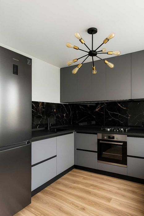 Продам 3 к кв новый капитальный ремонт Жуковского Киевский р-н