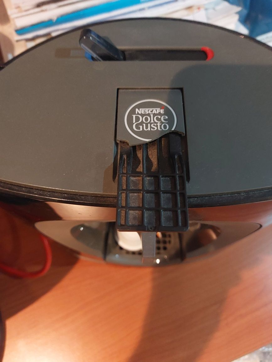 Ekspres nescafe dolce gusto