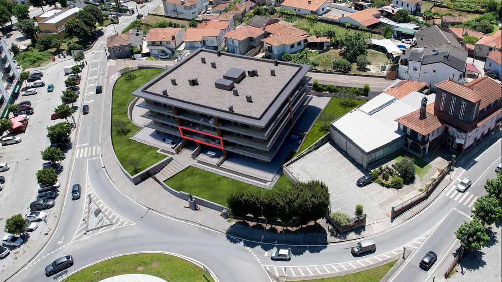 Apartamento T2 Luxo, Condomínio fechado 166m2