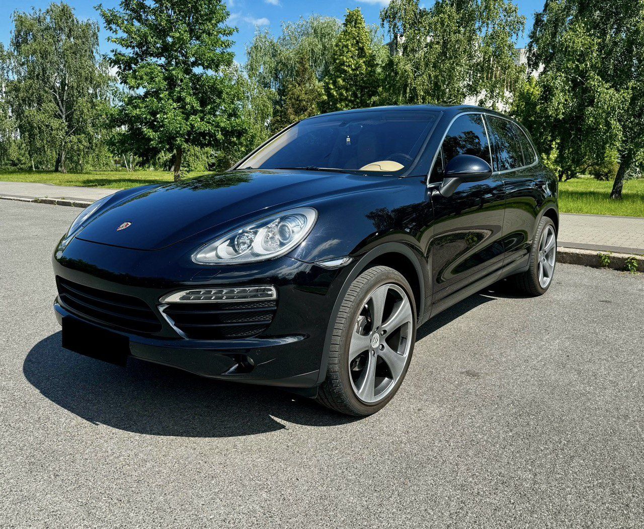 Porsche Cayenne офіційний 2011 року