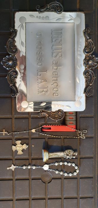 Artigos e livros religiosos