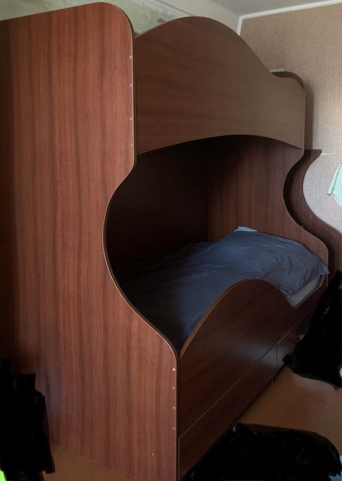 Продам СРОЧНО двухярусную кровать