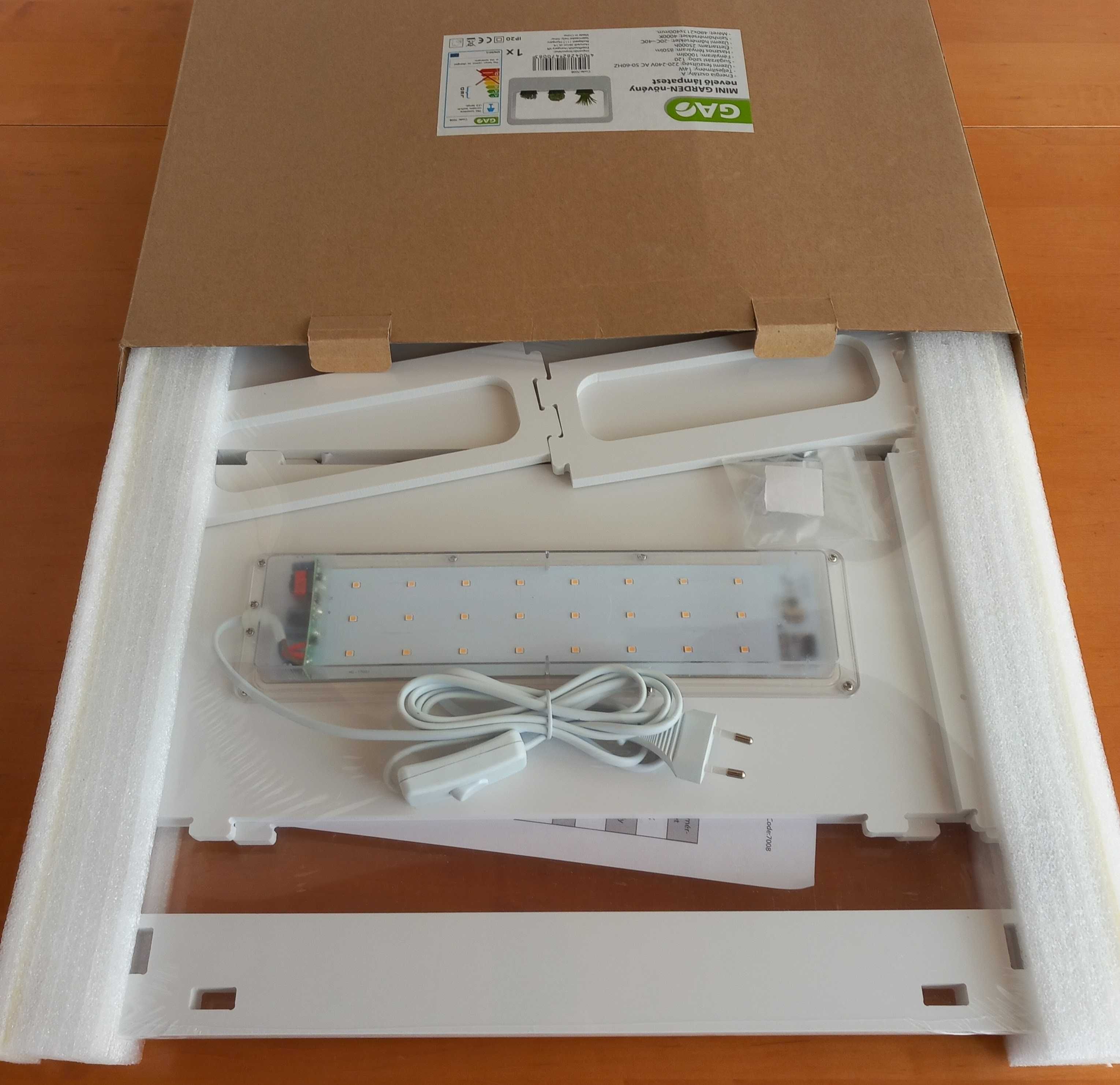 Mini Estufa com LED/ Mini greenhouse Garden GAO