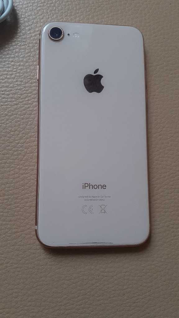 Apple iPhone 8   Zestaw