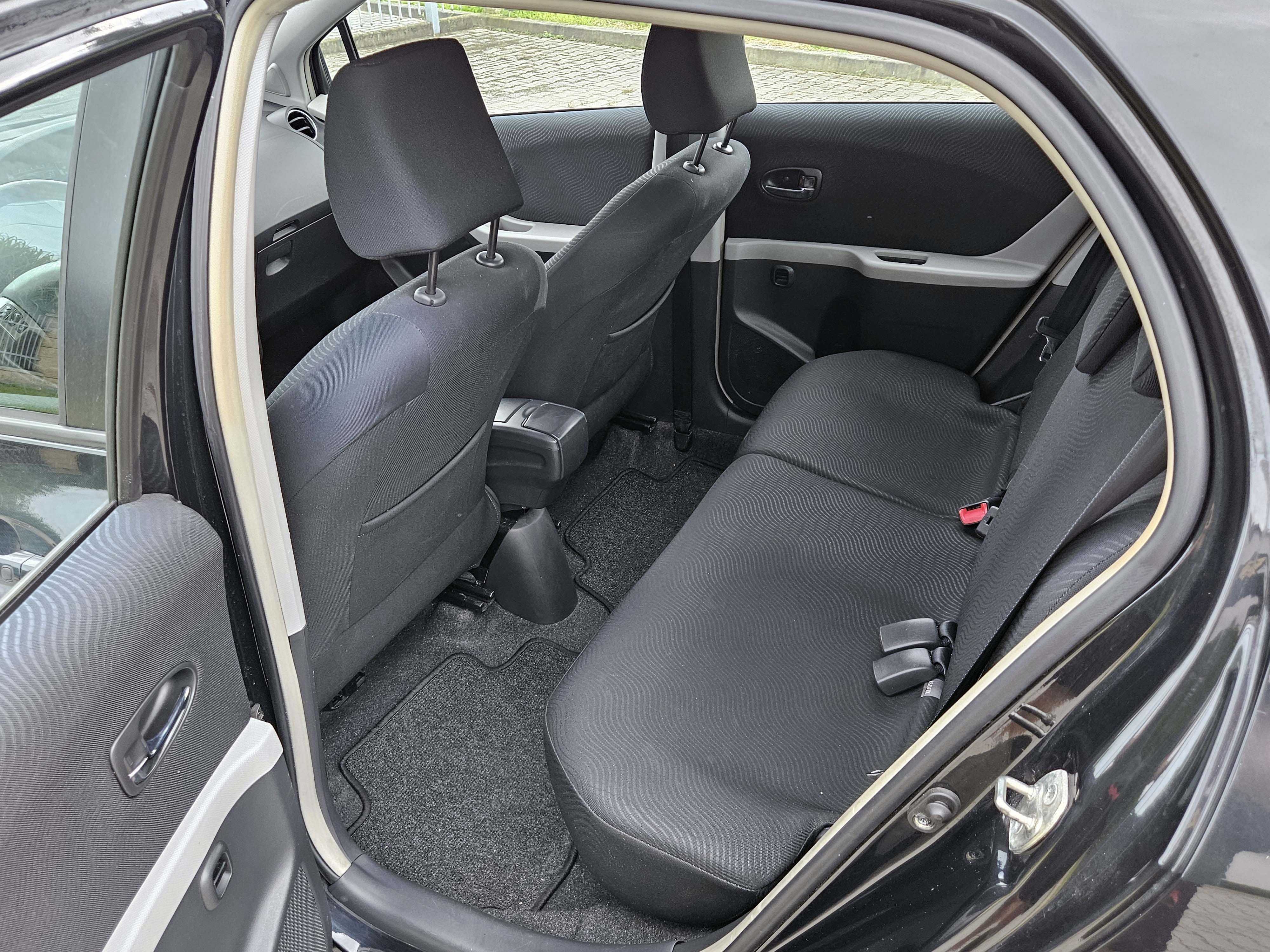 Toyota Yaris 1.3 VVT-i benzyna 101KM Automat