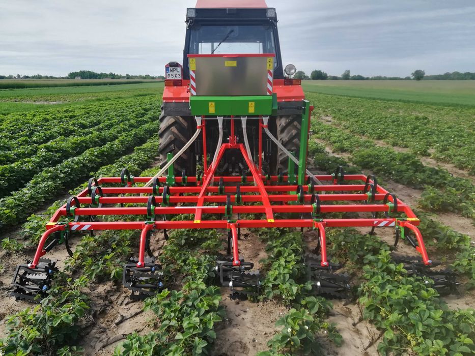 Pielnik ekopielnik podsiewacz nawozu do truskawek i warzyw