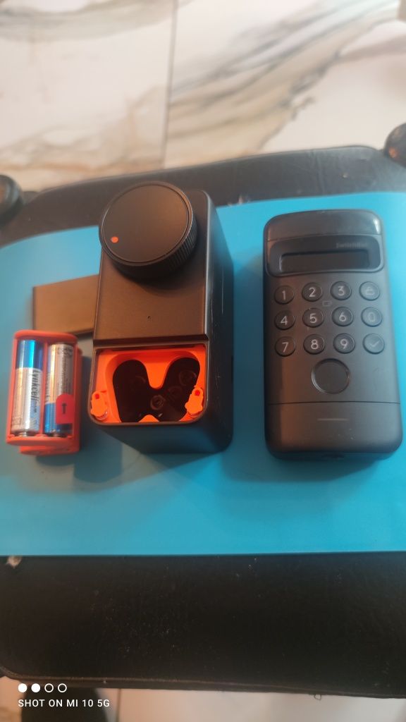 Switchbot Smart dom. Zestaw zamek i klawiatura