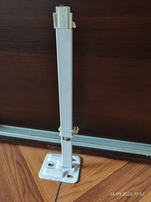 Stojak stojaki podłogowy Rofix do grzejnika panelowego 40cm podpórka