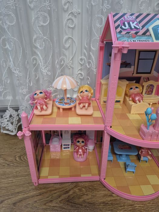 Ляльковий будиночок LOL SURPRISES на 102 деталі
