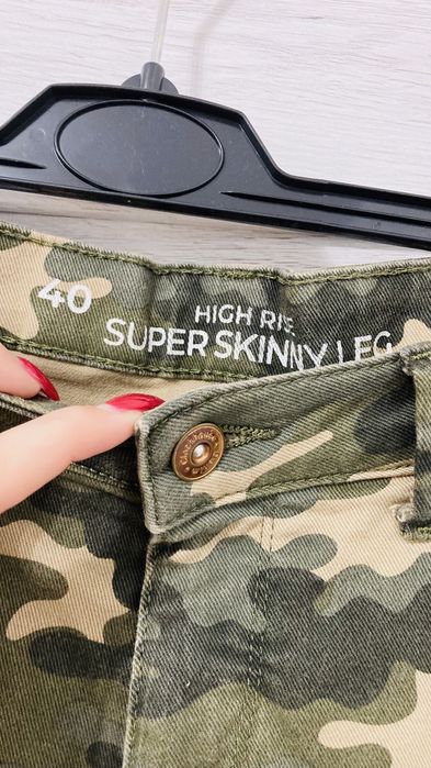 Spodnie moro C&A clockhouse