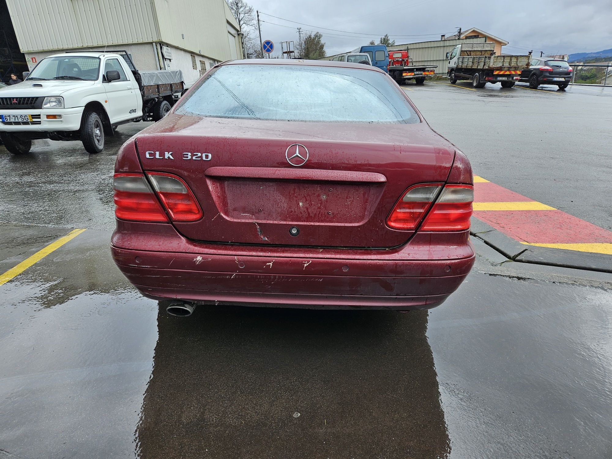 Mercedes-Benz CLK 320 W208 de 1999 para peças