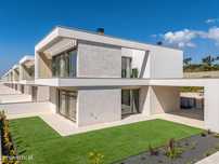 Moradias novas construídas com detalhes de qualidade e luxo!