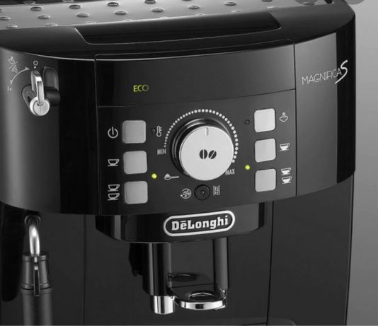 Máquina café automática Delonghi Magnifica S