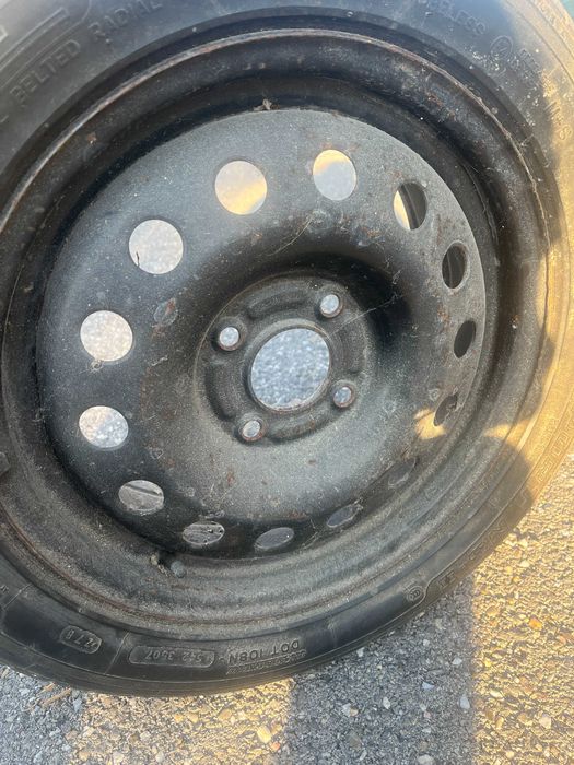 pneu sobresselente para carro  195/55 R15