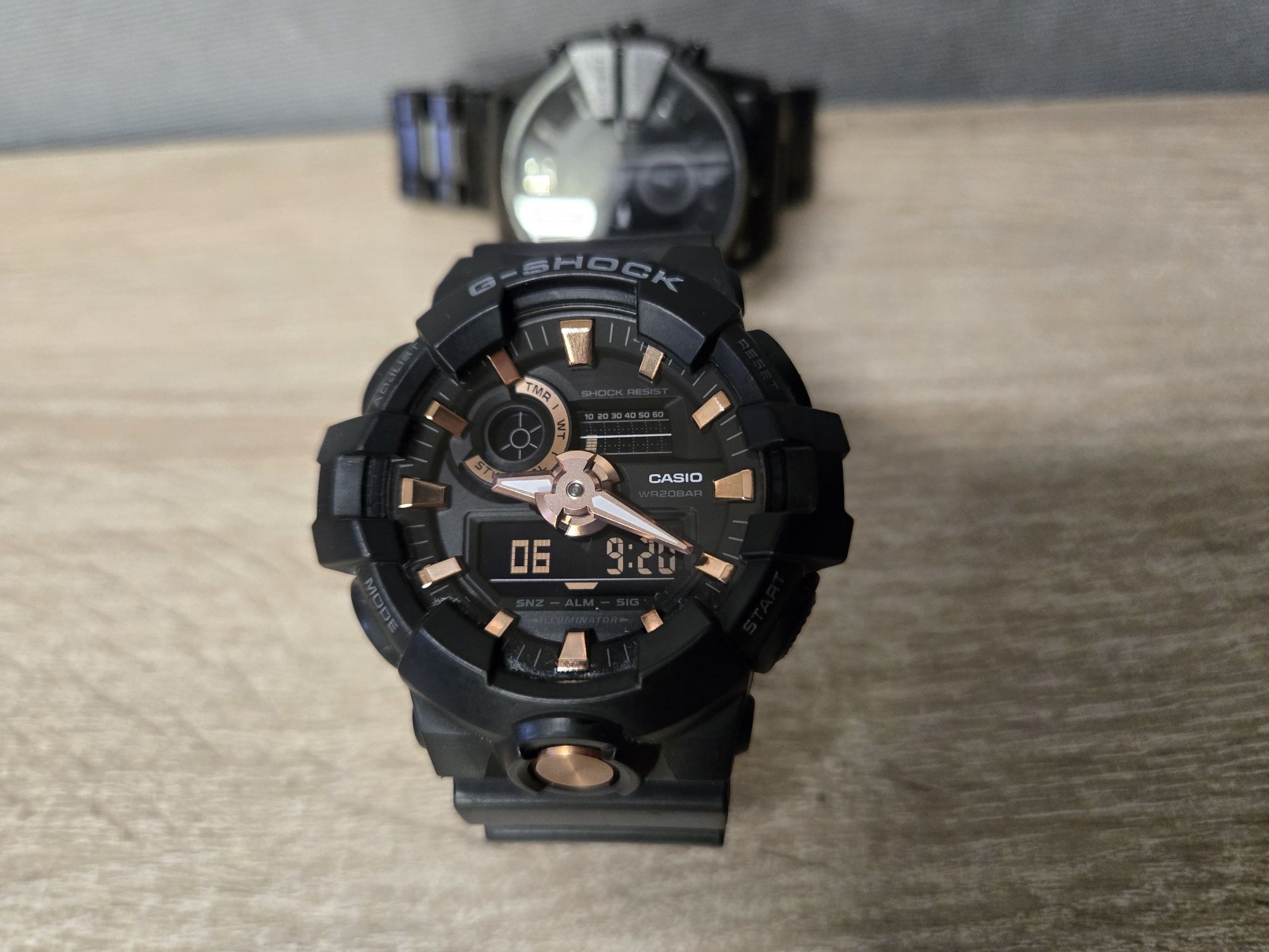 Zegarek Casio G-SHOCK Limitowany Black and Gold / GA-710B-1A4ER