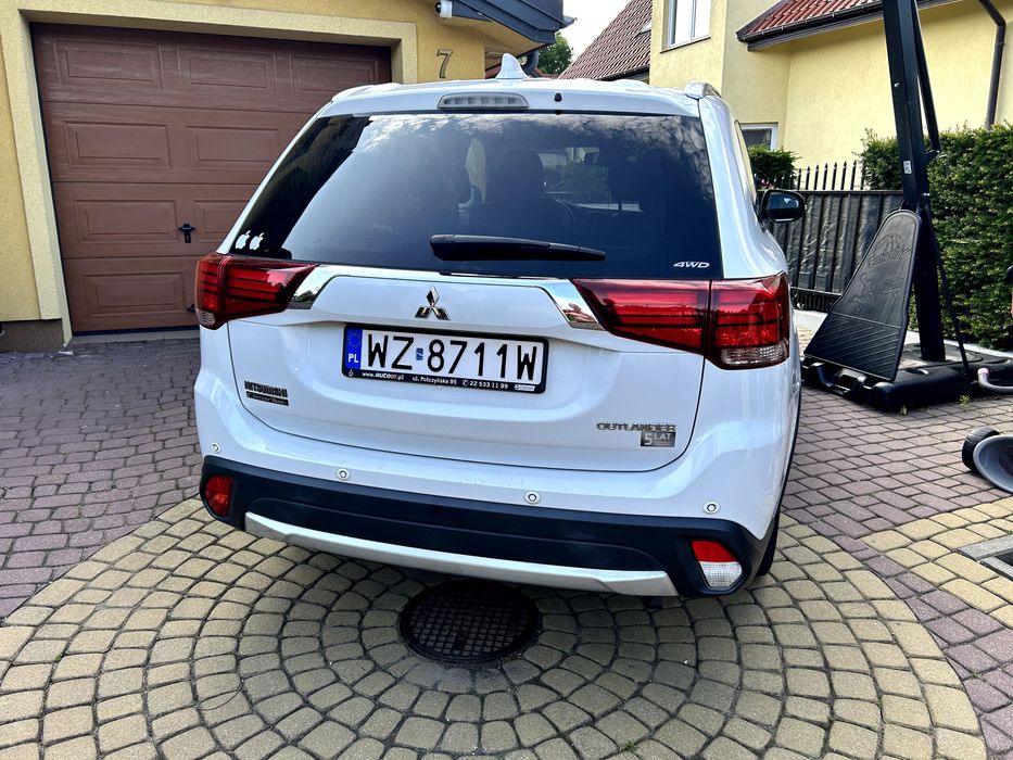 Mitsubishi Outlander 7 os. Instyle 2018 salon 1-wszy właściciel.