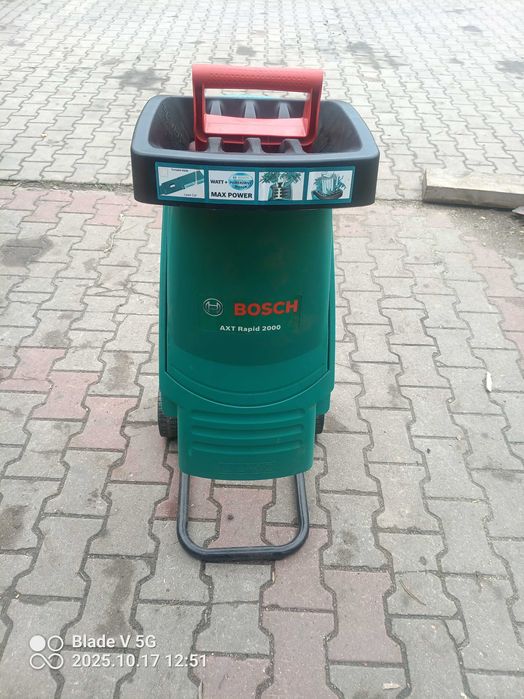 Rozdrabniacz do gałęzi Bosch 2000 Watt.
