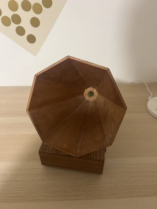 Колонка програвач в дереві