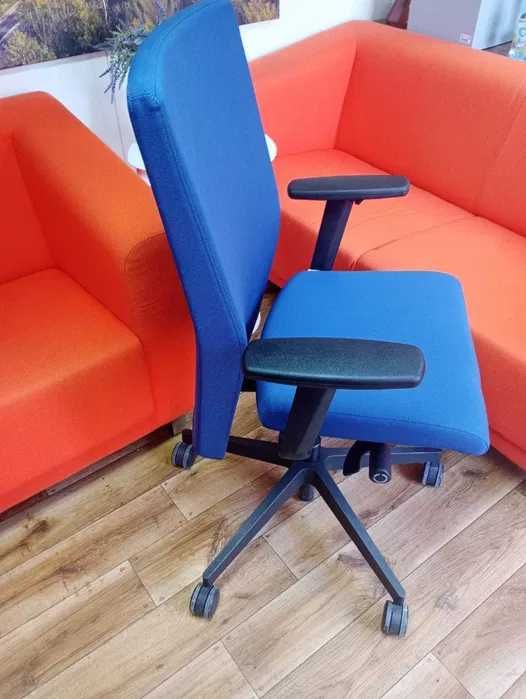 Fotel biurowy obrotowy PROFIM PLAYA do biur hoteli  recepcji