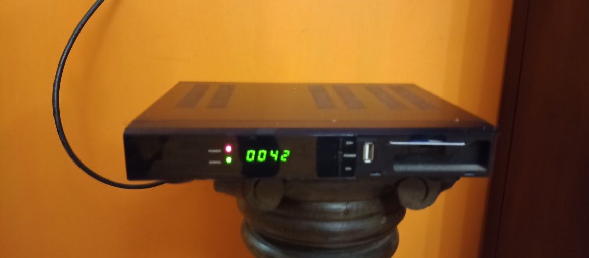 Sprzedam tuner telewizja