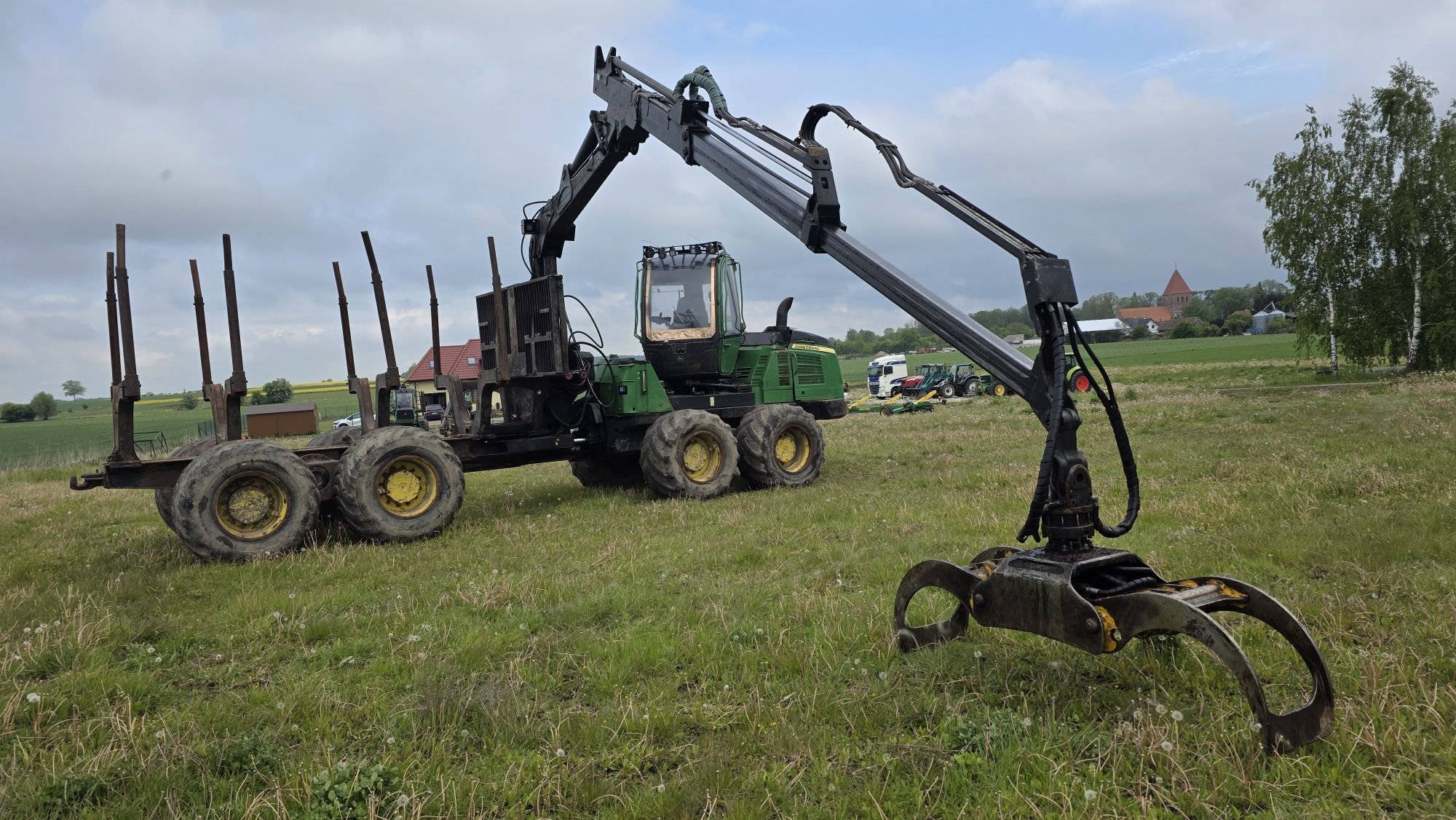 Forwarder John deere 1210e z 2014 r. Maszyna leśna