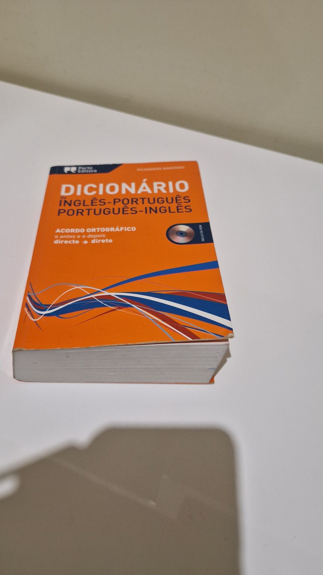 Dicionário de Inglês-Português e Portuguê-inglês s