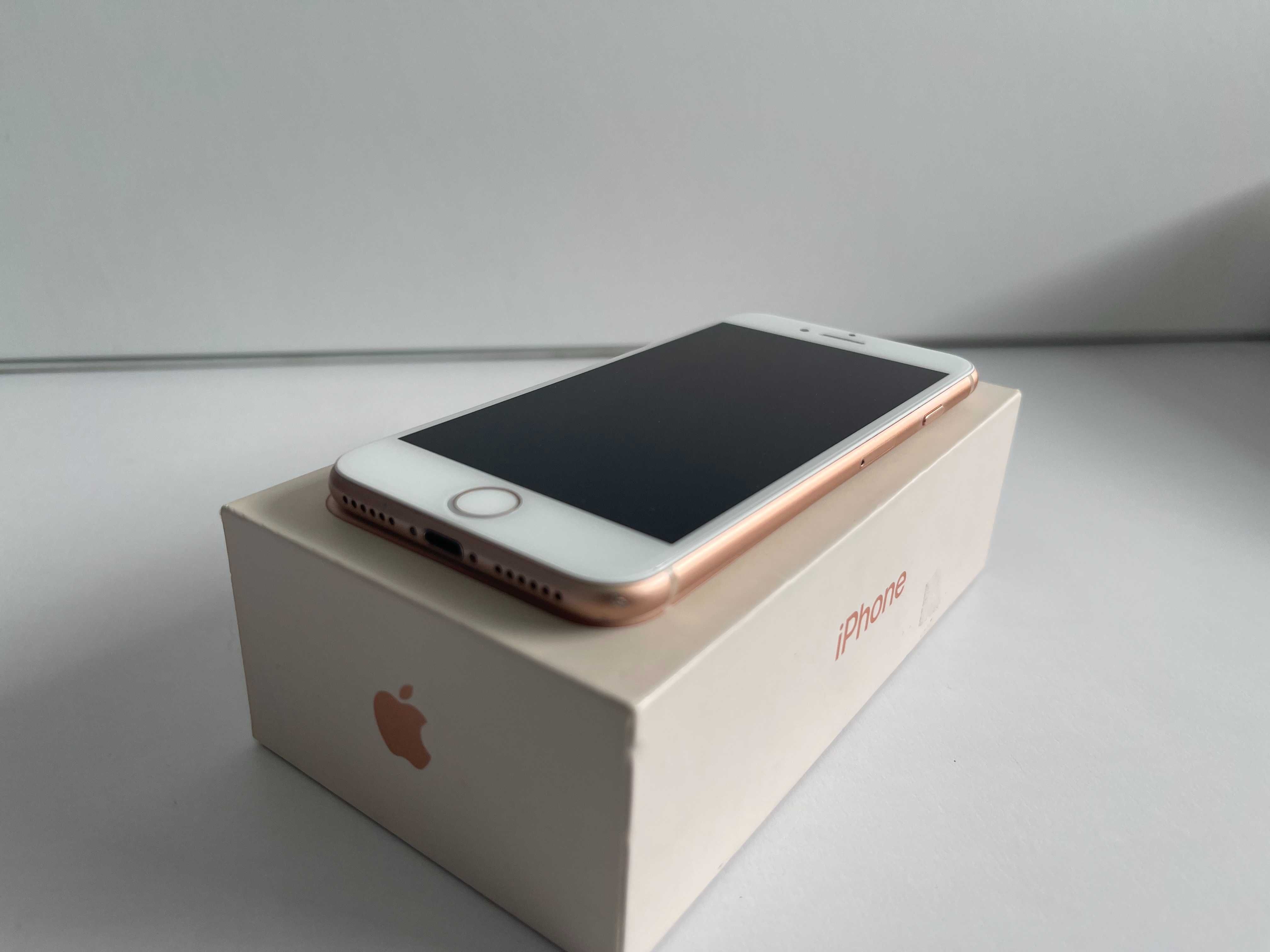 iPhone 8 64Gb, Sprawny w 100%, Bateria 74%, Kolor Złoty