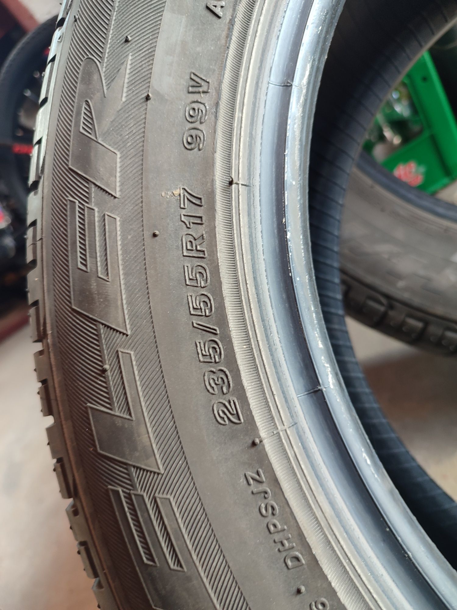 Dwie opony Bridgestone Dualer HP Sport 235/55/17 99V