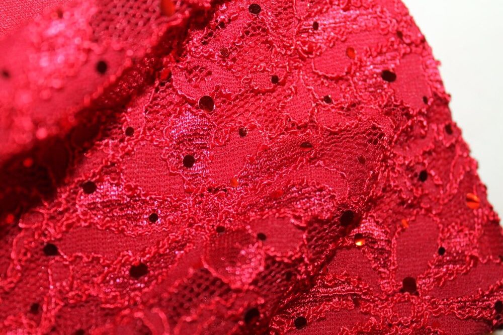 Красное красивое платье миди с пайетками на праздник корпора Connected