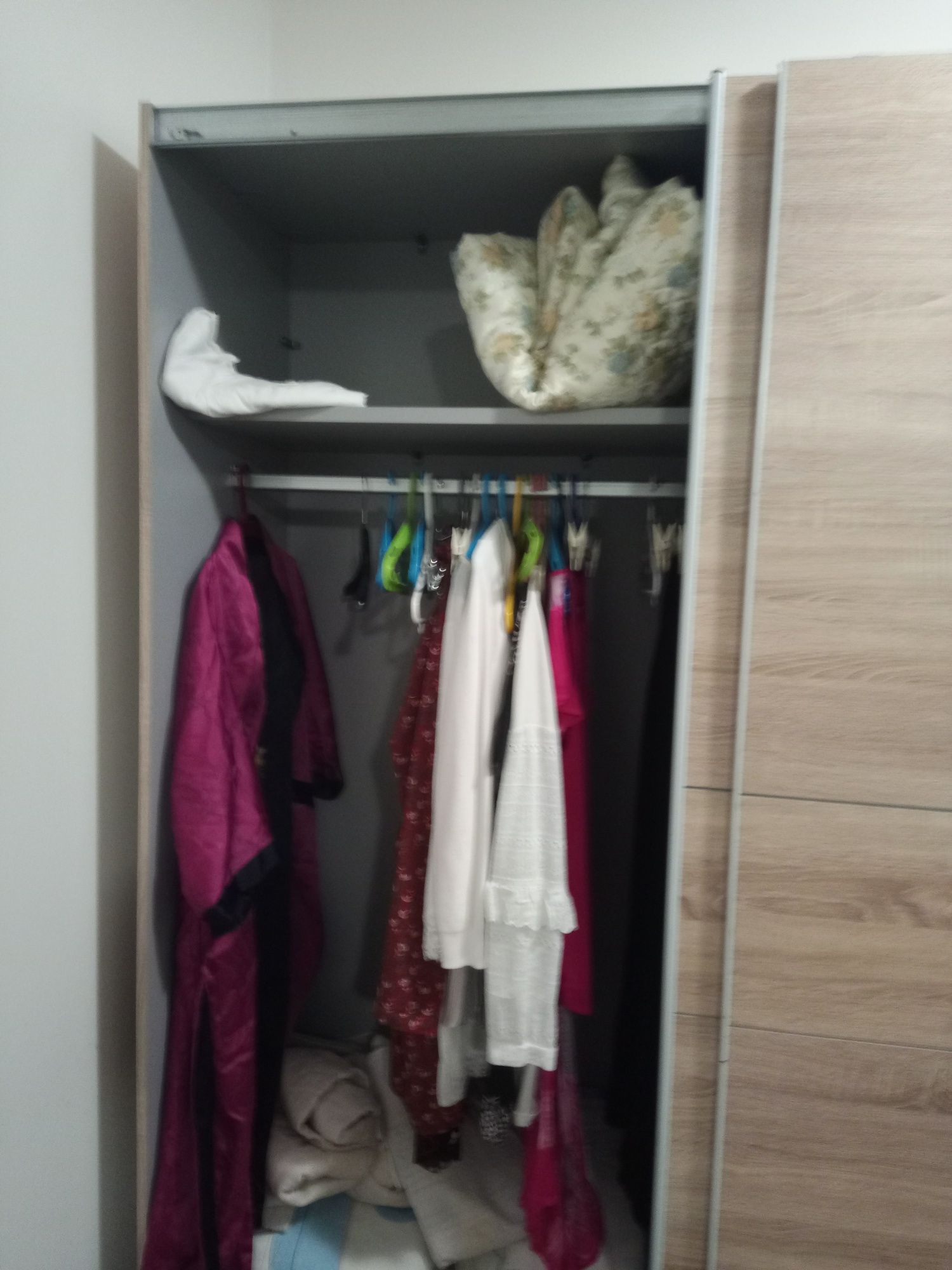 Roupeiro duas portas deslizantes