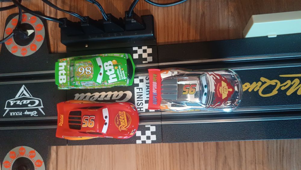 Tor Carrera Go Cars Zygzak McQueen 3 auta