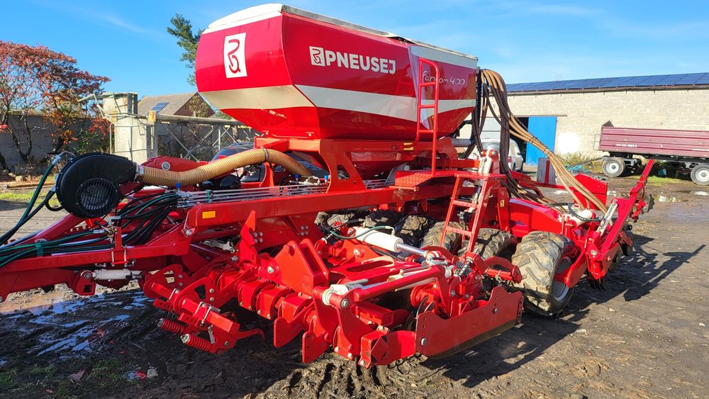 Siewnik agregat uprawowo siewny Pneusej fantom 400