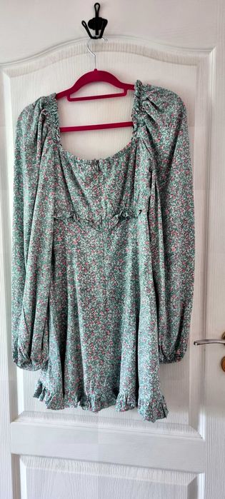 Sukienka miętowa laurella S