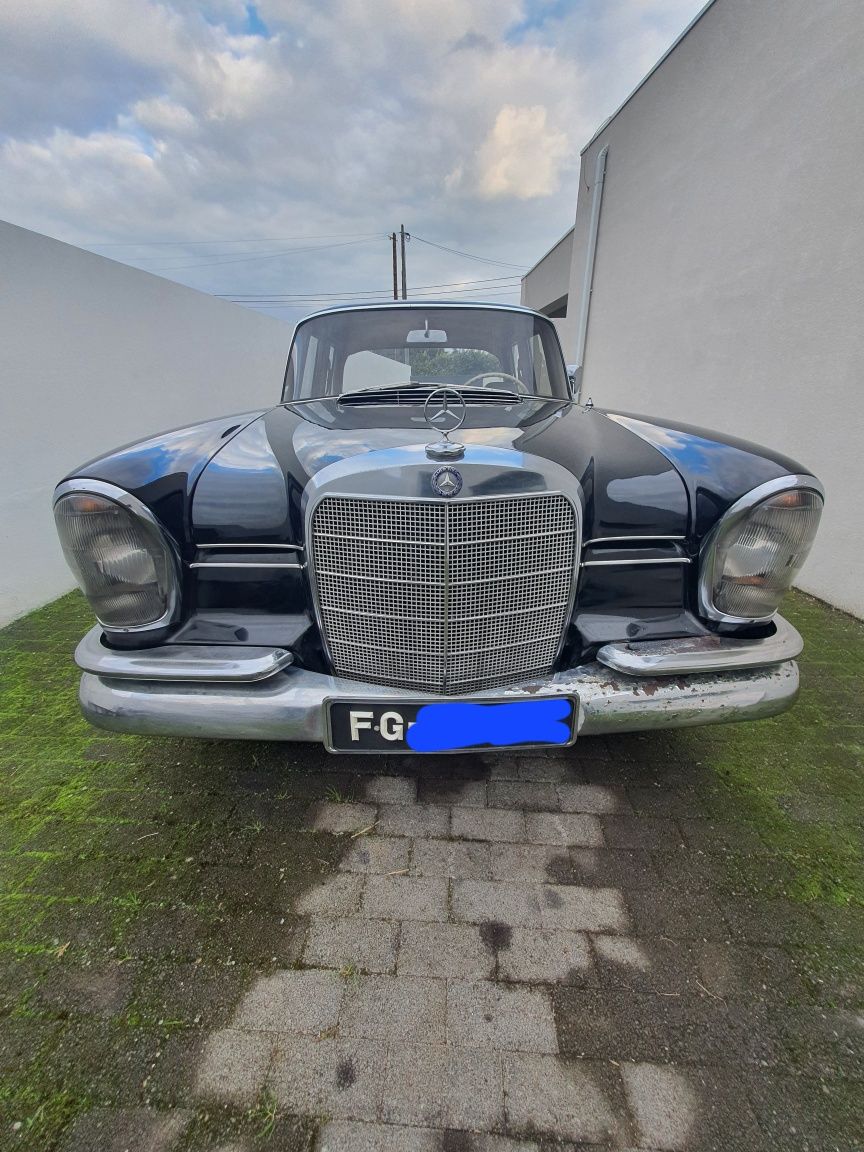 Mercedes w111 Rabo Peixe 230s (fintail)