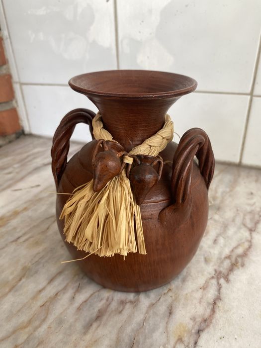 Peça de barro para decoração