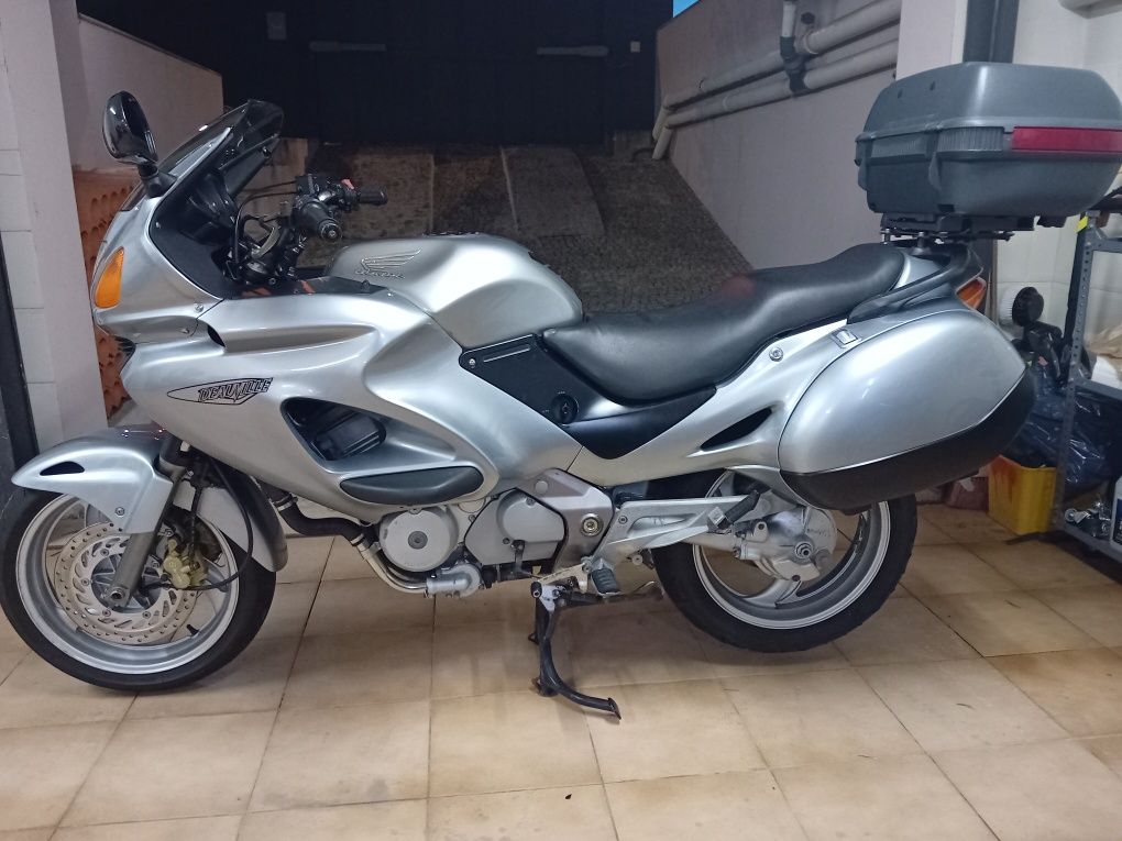 Vendo Honda  Deauville