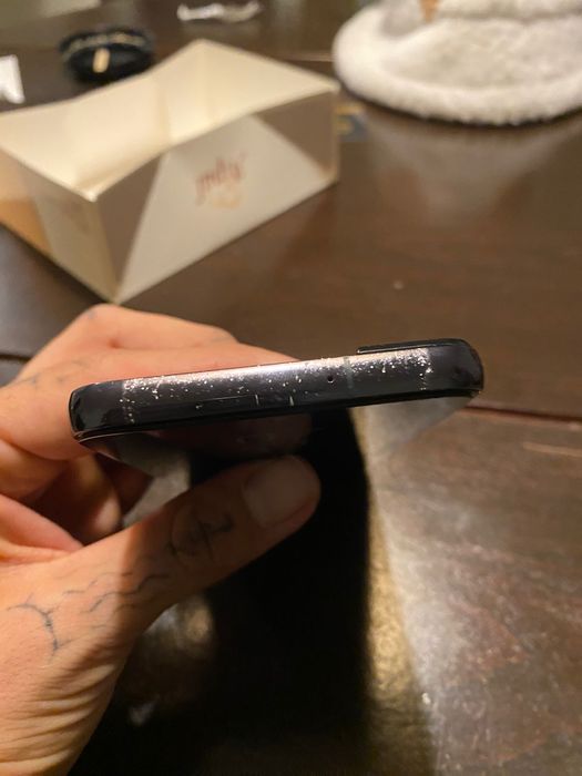 Samsung S22 – Desbloqueado, ótimo para foto/vídeo + películas proteção