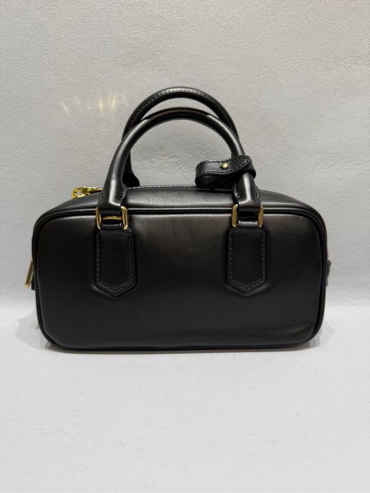 MiuMiu Czarna Torebka 2025 - Luksusowy i Moderny Design