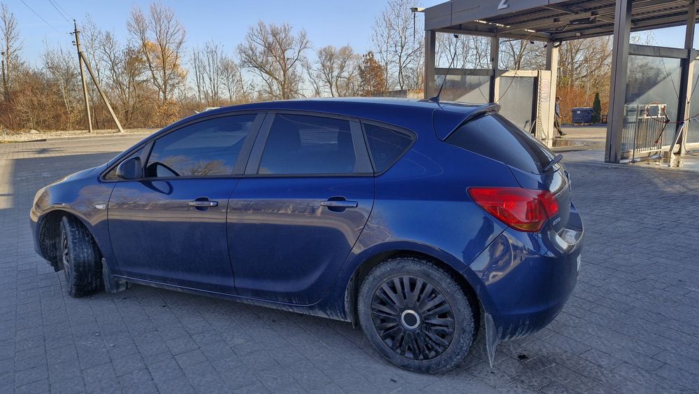 Opel Astra J 1.6 2010