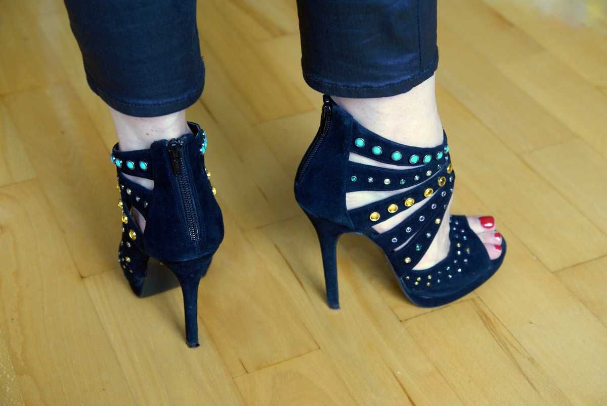 Buty Aldo 38 szpilki sandałki czarne z kamieniami zamsz skóra Guess