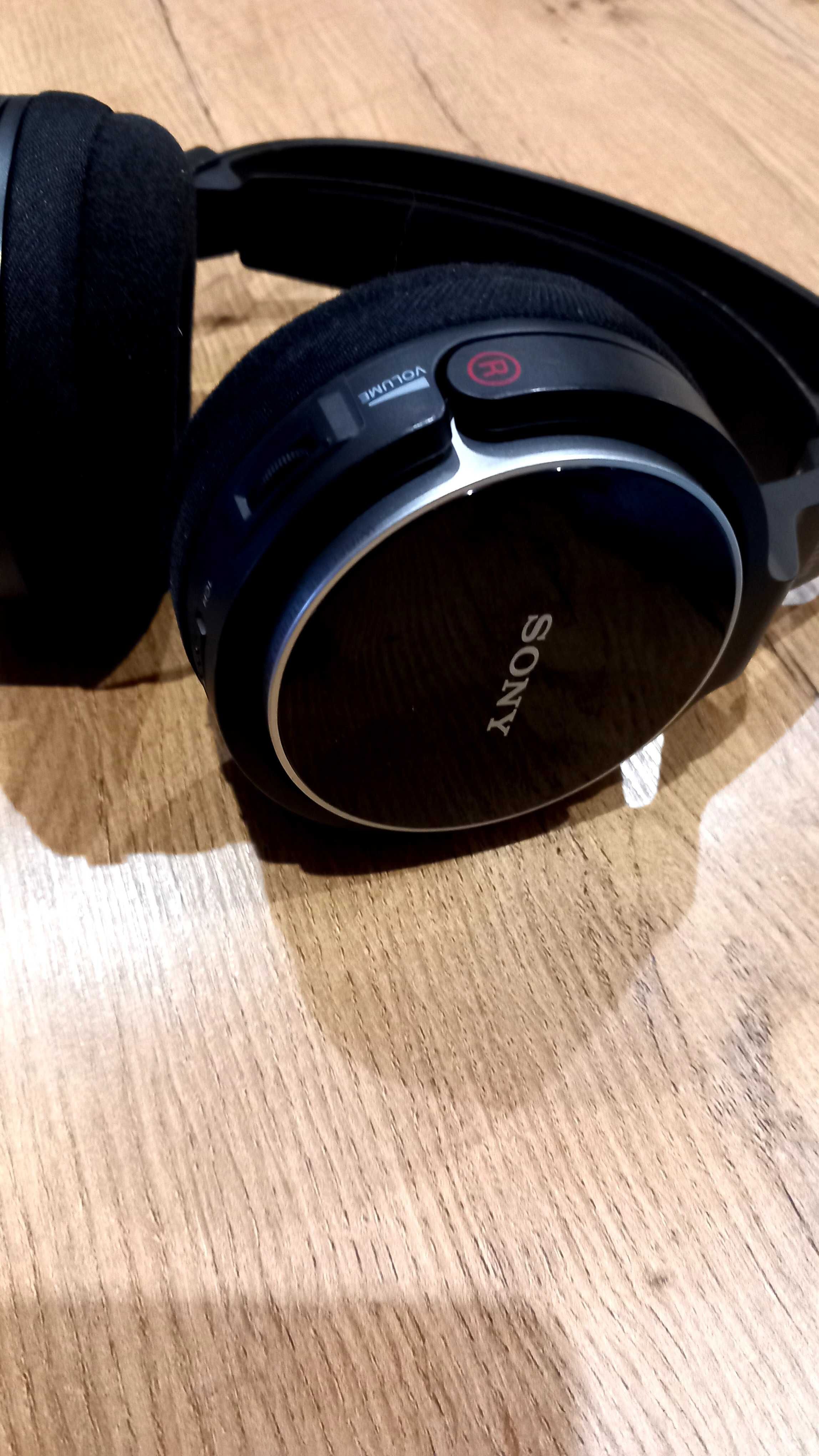 Słuchawki bezprzewodowe SONY® MDR-RF810R