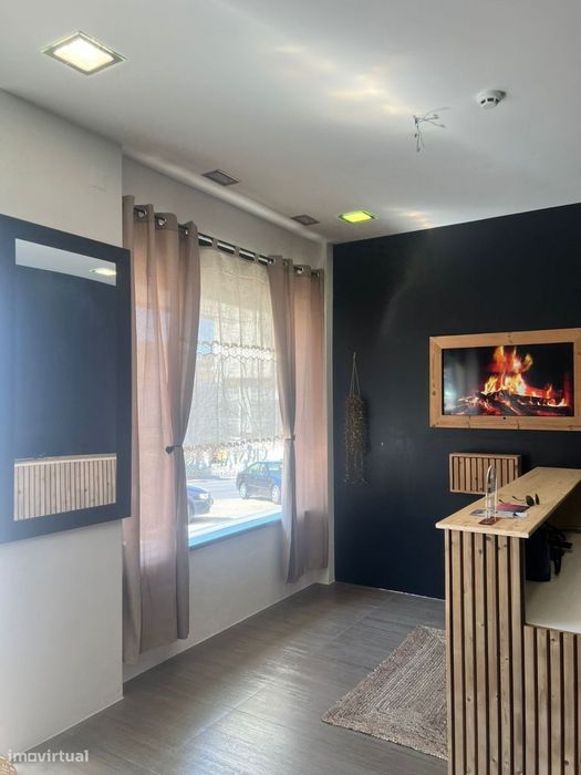 Loja Com 4 Gabinetes - Cruz De Pau