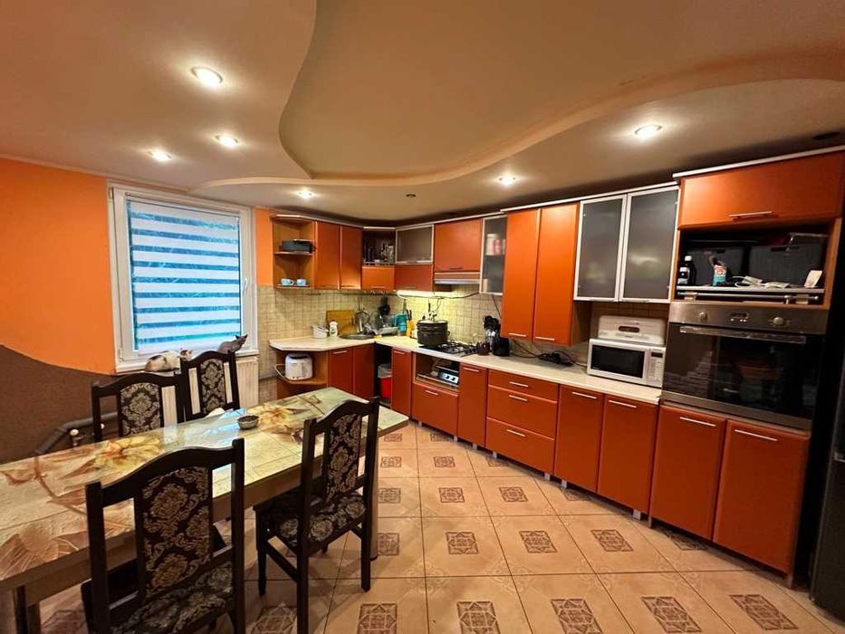 Продається будинок у Центрі міста