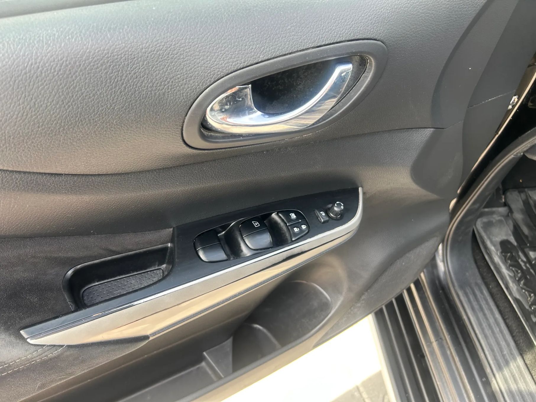 Nissan Navara Krajowy, ciężarowy, F.V. 23%, bezwypadkowy