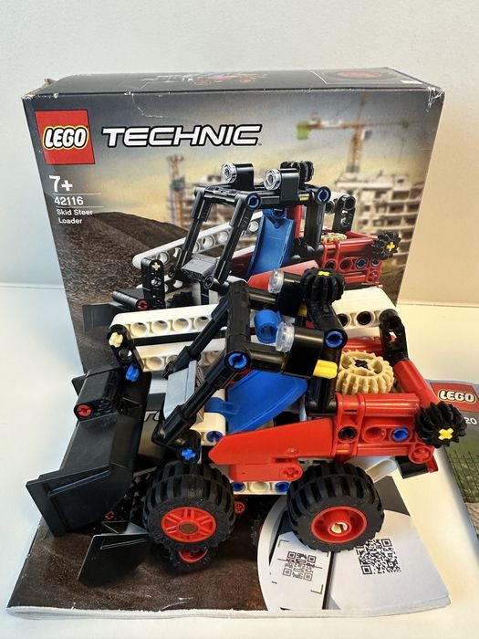 Міні навантажувач та Лондонський автобус