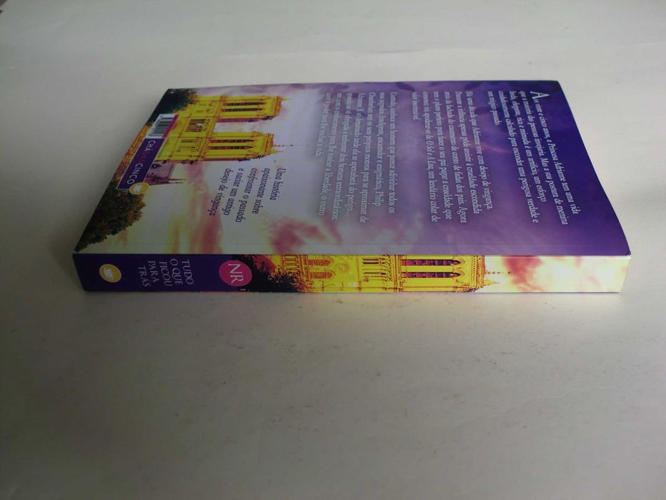 Tudo o que ficou para trás
de Nora Roberts
