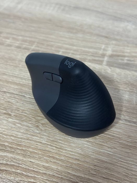 Бездротова миша Logitech Lift Ergonomic Vertical Graphite (910-006473)