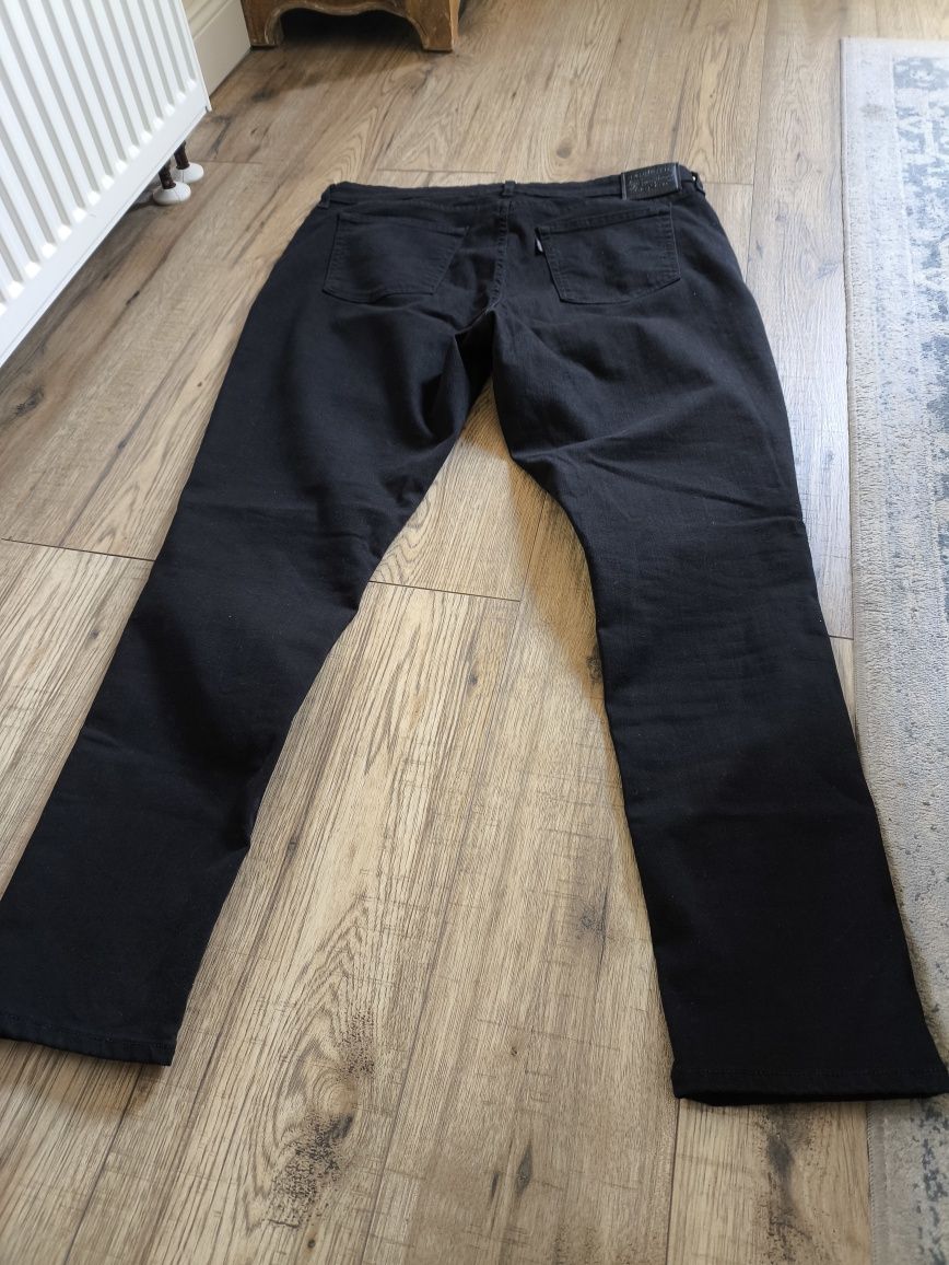 Spodnie damskie levis