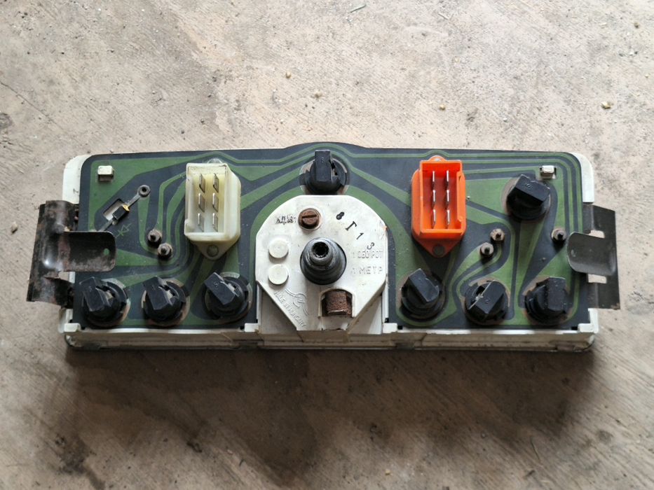 Панель приладів ВАЗ 2101-2102