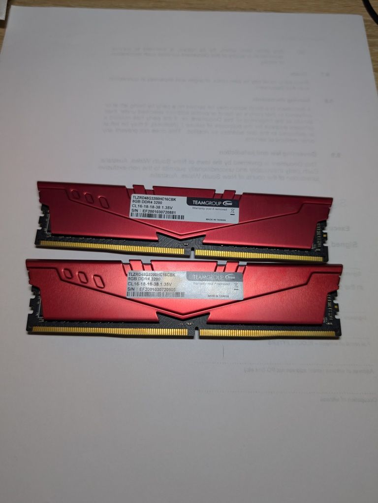 Продам оперативну пам'ять Team 16GB (2x8GB) DDR4 3200